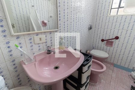 Casa à venda com 140m², 3 quartos e 8 vagasBanheiro 2