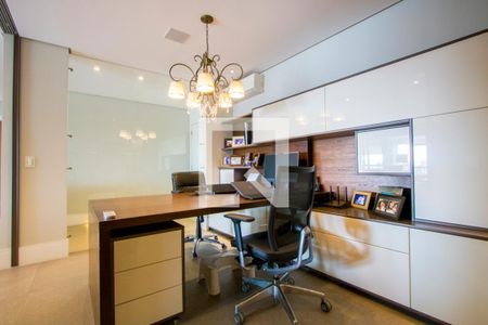 Apartamento à venda com 236m², 3 quartos e 4 vagasEscritório