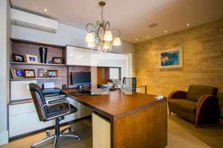 Apartamento à venda com 236m², 3 quartos e 4 vagasEscritório