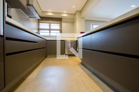 Apartamento à venda com 236m², 3 quartos e 4 vagasCozinha - Armários