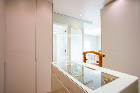 Apartamento à venda com 236m², 3 quartos e 4 vagasCloset do quarto 1