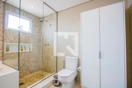 Apartamento à venda com 236m², 3 quartos e 4 vagasBanheiro do quarto 1