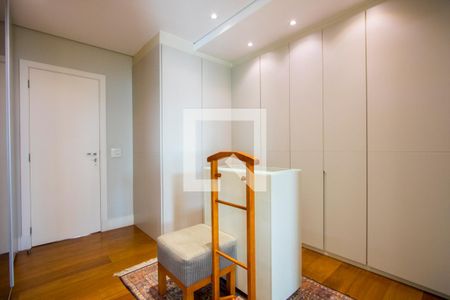Apartamento à venda com 236m², 3 quartos e 4 vagasCloset do quarto 1