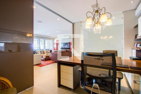 Apartamento à venda com 236m², 3 quartos e 4 vagasEscritório