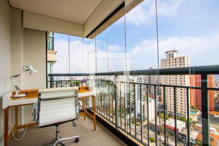 Apartamento à venda com 236m², 3 quartos e 4 vagasVaranda do quarto 1