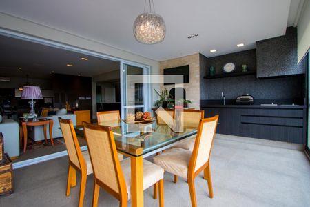 Apartamento à venda com 236m², 3 quartos e 4 vagasVaranda gourmet