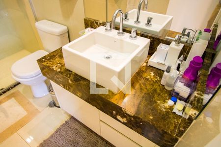 Apartamento à venda com 236m², 3 quartos e 4 vagasBanheiro do quarto 3