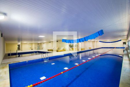 Apartamento à venda com 236m², 3 quartos e 4 vagasÁrea comum - Piscina 2