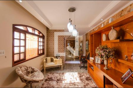 Sala de casa para alugar com 3 quartos, 137m² em Vila Paranagua, São Paulo
