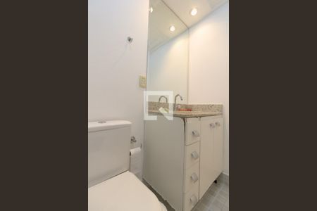 Apartamento para alugar com 63m², 2 quartos e 1 vaga Apartamento para alugar com 63m², 2 quartos e 1 vagaBanheiro social