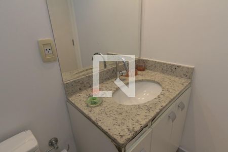 Apartamento para alugar com 63m², 2 quartos e 1 vaga Apartamento para alugar com 63m², 2 quartos e 1 vagaBanheiro social