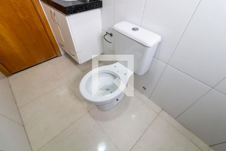 Apartamento para alugar com 82m², 2 quartos e 2 vagasDetalhe do banheiro da suíte