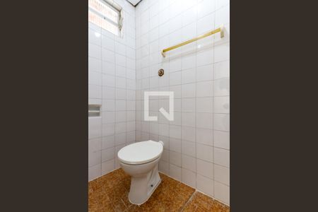 Casa à venda com 160m², 2 quartos e 1 vaga Casa à venda com 160m², 2 quartos e 1 vagaBanheiro de Serviço