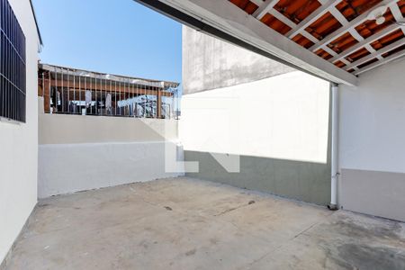 Casa à venda com 160m², 2 quartos e 1 vaga Casa à venda com 160m², 2 quartos e 1 vagaQuintal