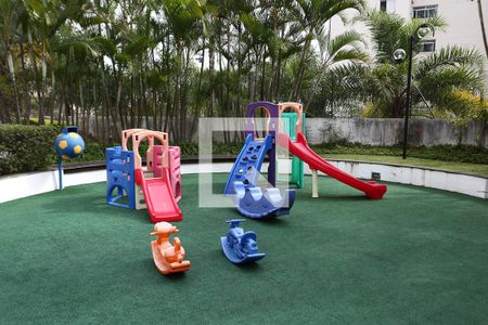 Apartamento à venda com 176m², 3 quartos e 3 vagas Apartamento à venda com 176m², 3 quartos e 3 vagasPlayground