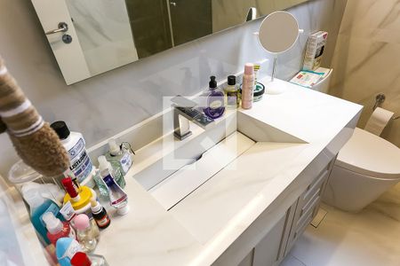 Apartamento à venda com 176m², 3 quartos e 3 vagas Apartamento à venda com 176m², 3 quartos e 3 vagasBanheiro da Suíte 2