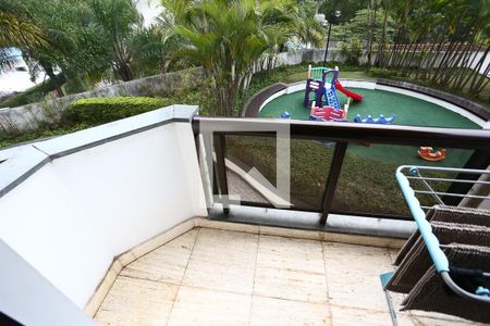 Apartamento à venda com 176m², 3 quartos e 3 vagas Apartamento à venda com 176m², 3 quartos e 3 vagasSuíte 3 sacada