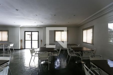 Apartamento à venda com 176m², 3 quartos e 3 vagas Apartamento à venda com 176m², 3 quartos e 3 vagasÁrea comum - Salão de festas