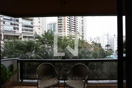 Apartamento à venda com 176m², 3 quartos e 3 vagas Apartamento à venda com 176m², 3 quartos e 3 vagasvista