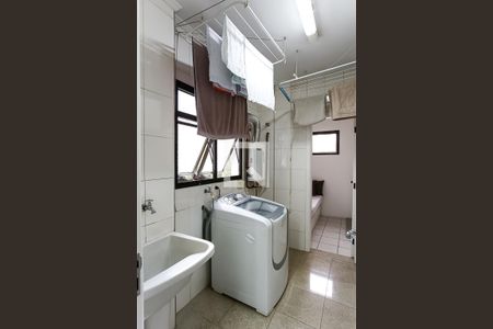 Apartamento à venda com 176m², 3 quartos e 3 vagas Apartamento à venda com 176m², 3 quartos e 3 vagasÁrea de Serviço