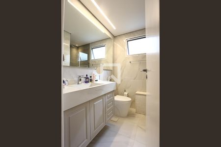 Apartamento à venda com 176m², 3 quartos e 3 vagas Apartamento à venda com 176m², 3 quartos e 3 vagasBanheiro da Suíte 2