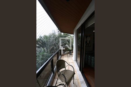 Apartamento à venda com 176m², 3 quartos e 3 vagas Apartamento à venda com 176m², 3 quartos e 3 vagasVaranda