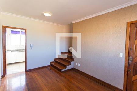 Sala 1 de apartamento para alugar com 3 quartos, 136m² em Sagrada Família, Belo Horizonte