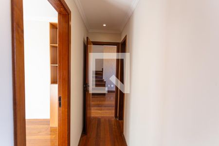 Corredor de apartamento para alugar com 3 quartos, 136m² em Sagrada Família, Belo Horizonte