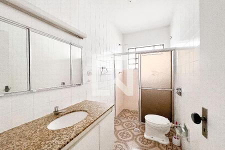 Casa para alugar com 150m², 3 quartos e 2 vagas Casa para alugar com 150m², 3 quartos e 2 vagasBanheiro