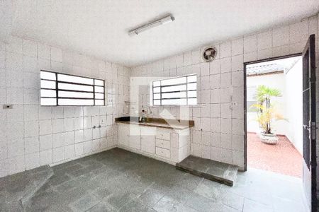 Casa para alugar com 150m², 3 quartos e 2 vagas Casa para alugar com 150m², 3 quartos e 2 vagasCozinha