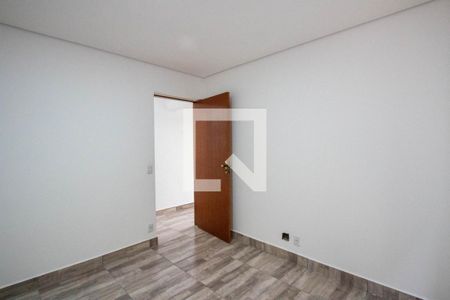 Quarto de casa para alugar com 1 quarto, 70m² em Jardim Rosalina, Cotia