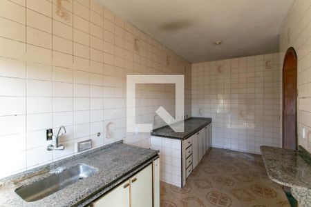 Casa à venda com 271m², 2 quartos e 1 vaga Casa à venda com 271m², 2 quartos e 1 vagaCozinha