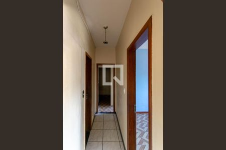 Corredor de casa para alugar com 2 quartos, 72m² em Heliópolis, Belo Horizonte