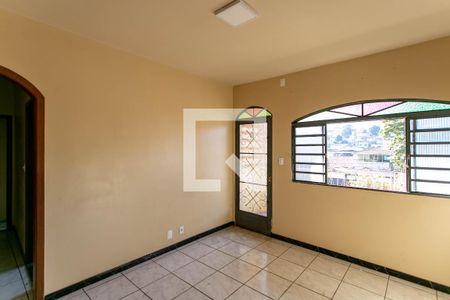 Sala de casa para alugar com 2 quartos, 72m² em Heliópolis, Belo Horizonte
