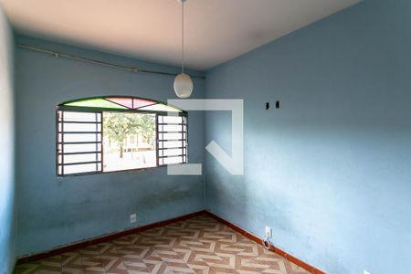 Quarto 1 de casa para alugar com 2 quartos, 72m² em Heliópolis, Belo Horizonte