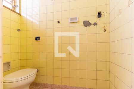 Casa à venda com 256m², 5 quartos e 1 vaga Casa à venda com 256m², 5 quartos e 1 vagaBanheiro de serviço