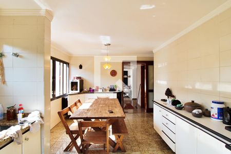 Apartamento para alugar com 250m², 3 quartos e 4 vagasCozinha