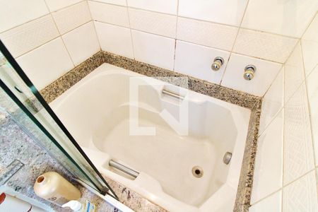 Apartamento para alugar com 250m², 3 quartos e 4 vagasBanheiro da Suíte 1