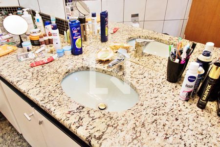 Apartamento para alugar com 250m², 3 quartos e 4 vagasBanheiro da Suíte 3