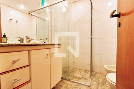 Apartamento para alugar com 250m², 3 quartos e 4 vagasBanheiro da Suíte 2