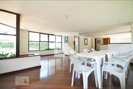 Apartamento para alugar com 250m², 3 quartos e 4 vagasÁrea comum - Salão de festas
