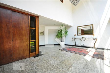 Apartamento para alugar com 250m², 3 quartos e 4 vagasHall social