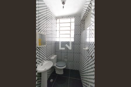 Banheiro de casa para alugar com 1 quarto, 60m² em Liberdade, São Paulo