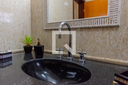 Casa à venda com 365m², 4 quartos e 10 vagasBanheiro Social