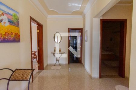 Corredor de casa à venda com 4 quartos, 365m² em Jardim Eulina, Campinas
