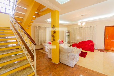 Casa à venda com 365m², 4 quartos e 10 vagasEscada