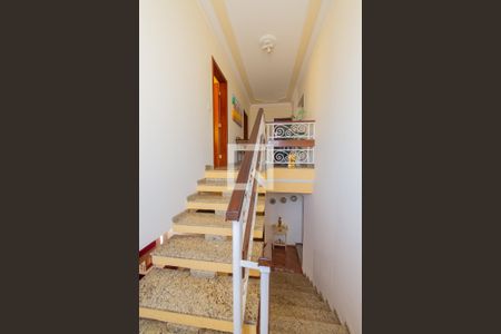 Casa à venda com 365m², 4 quartos e 10 vagasEscada