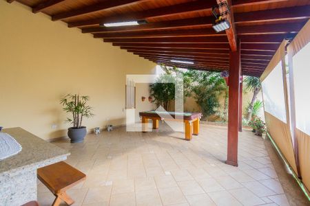 Casa à venda com 365m², 4 quartos e 10 vagasSalão de jogos