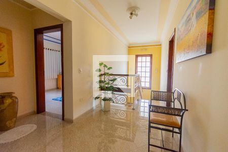 Corredor de casa à venda com 4 quartos, 365m² em Jardim Eulina, Campinas