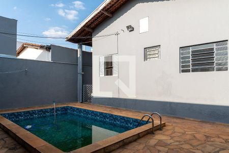 Casa à venda com 220m², 4 quartos e 3 vagasPiscina